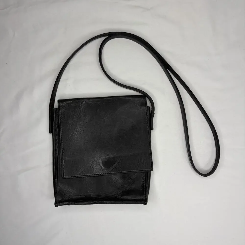 Banana Republic Vintage Black Leather Crossbody square Bag Small, retro, classic